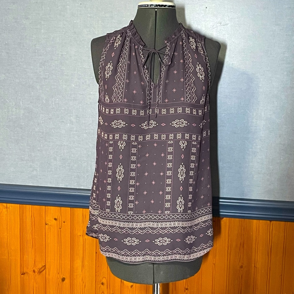 🔥3 for $15 Sale- EUC- Maurices sleeveless sheer blouse size S